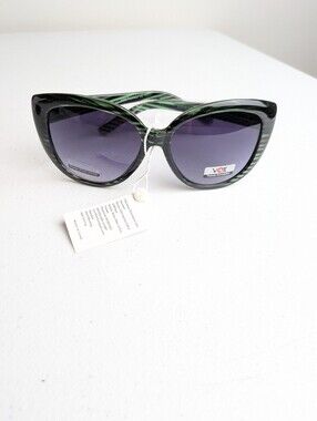 VOX Women's Green Stripe Oversized Cat Eye Polycarbonate UV400 Sunglasses Retro